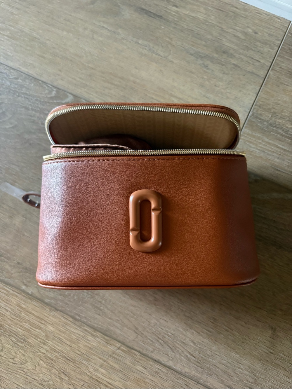 Marc Jacobs Travel Makeup Case China Airlines business class - Picture 2 of 4